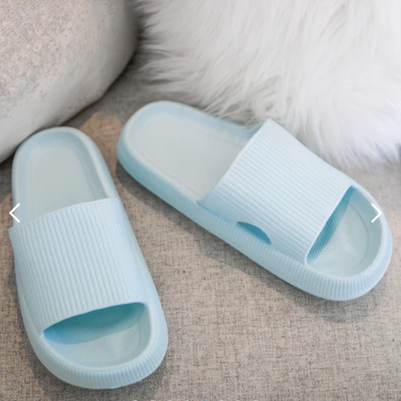 Pillow Slides in Arctic Blue - Picture 2 of 6
